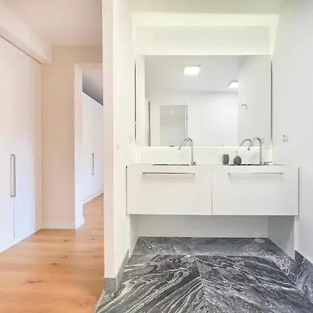 Apartamento Acolhedor Com 2 Quartos ליסבון
